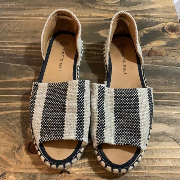Eric Michael Black & Beige Stripe Dominique Flat Espadrille Sandals Size 41 - Picture 1 of 12